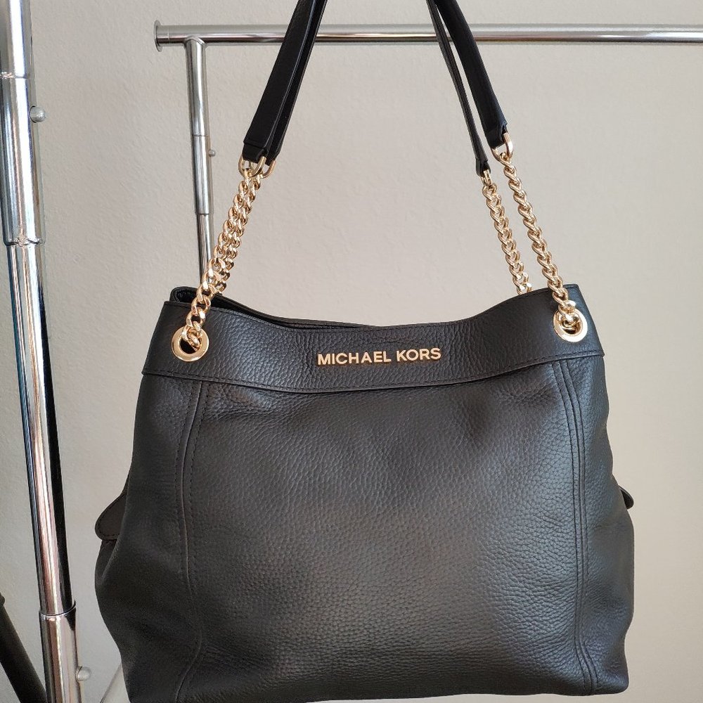 Like new Michael Kors leather shoulder bag, purse, handbag